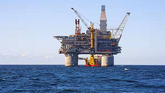 Offshore oil platform