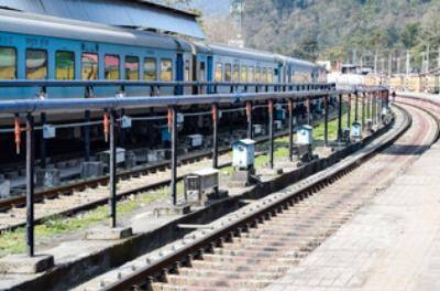  Indian Railways passenger train